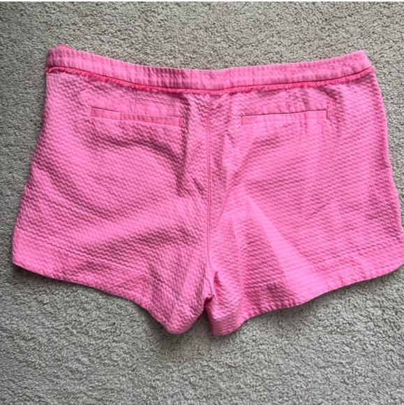Lilly Pulitzer pink textured short - Picture 4 of 4